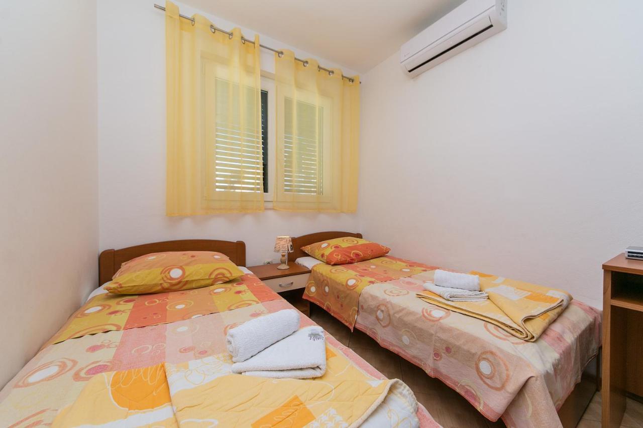 Apartments Sekulic Brela Extérieur photo